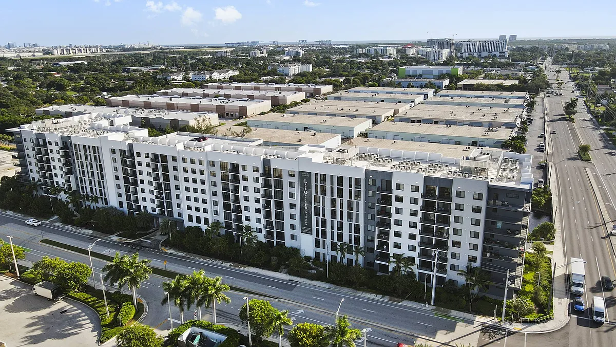 Building Photo - Oasis Pointe