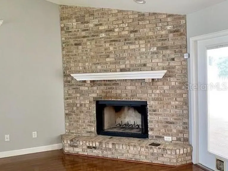 1258 NE 51st Loop — Photo 4