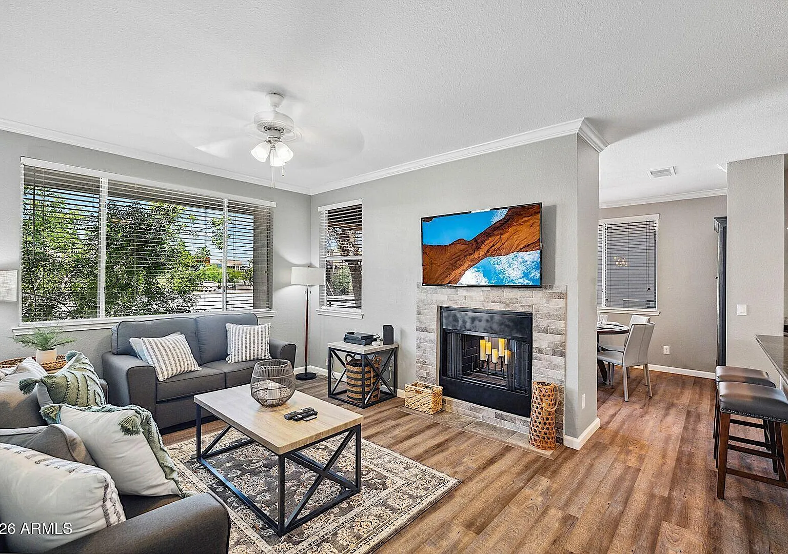 2 bed, 2.0 bath, 1098 sqft, $2,200 — Photo 2
