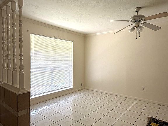 3rd image of 10830 Overlea Dr