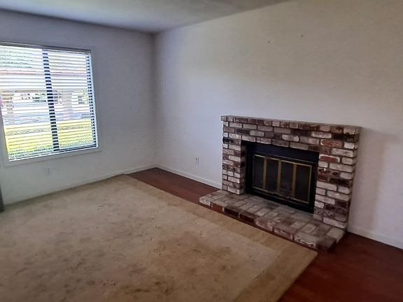 3rd image of 122 Park Place Drive