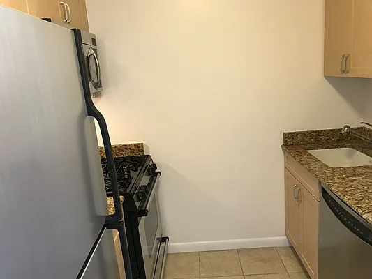 Rented by Stonehenge NYC LLC | media 4