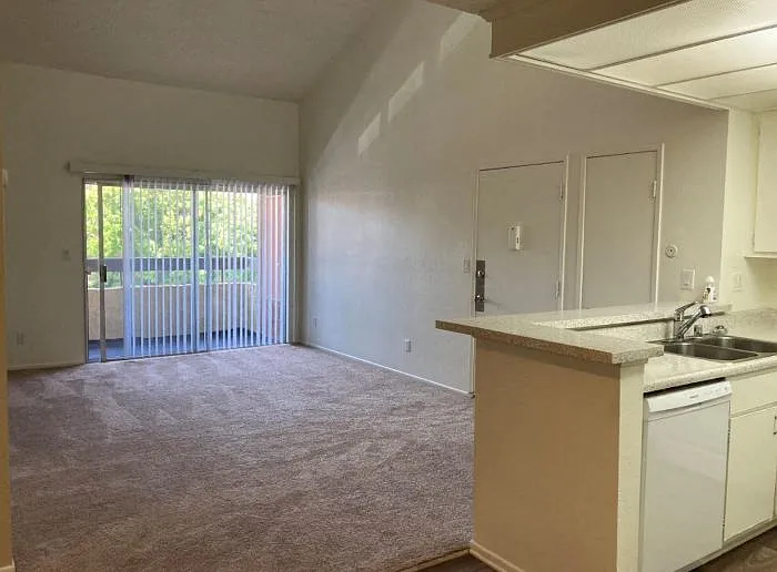 Villa del Sol Apartments — Photo 8