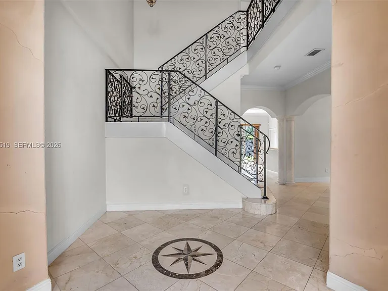 18031 NW 87th Ct — Photo 2