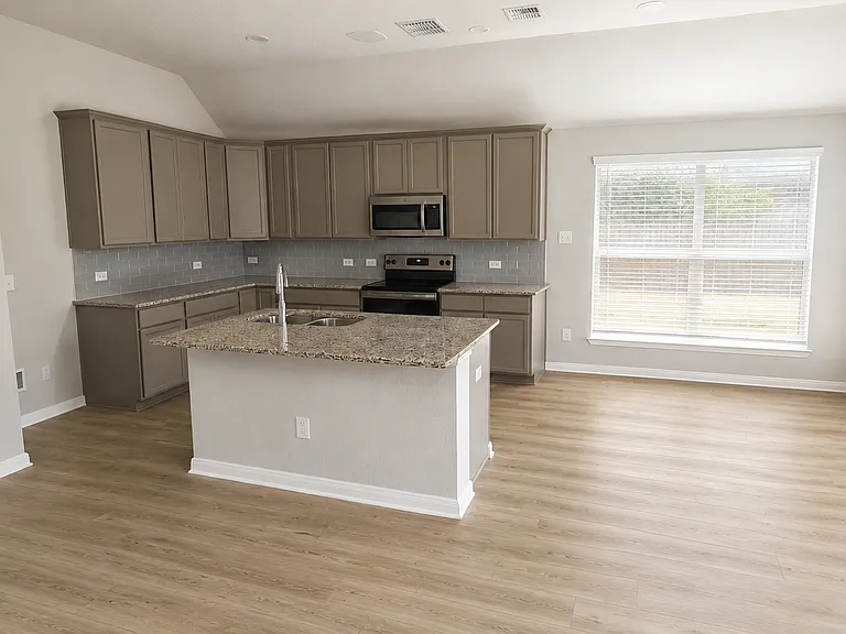 11500 Orbital St — Photo 2