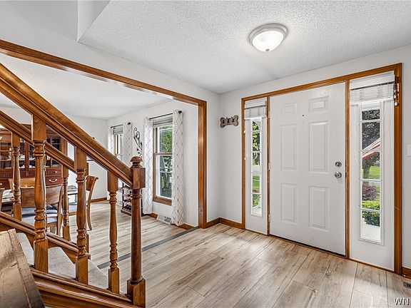 4th image of 26 Hemlock Ln
