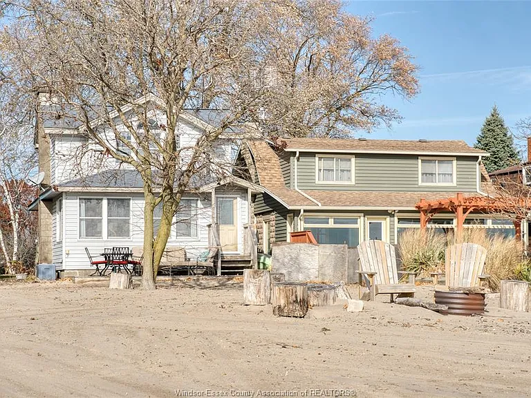 1049 Heritage Rd — Photo 31