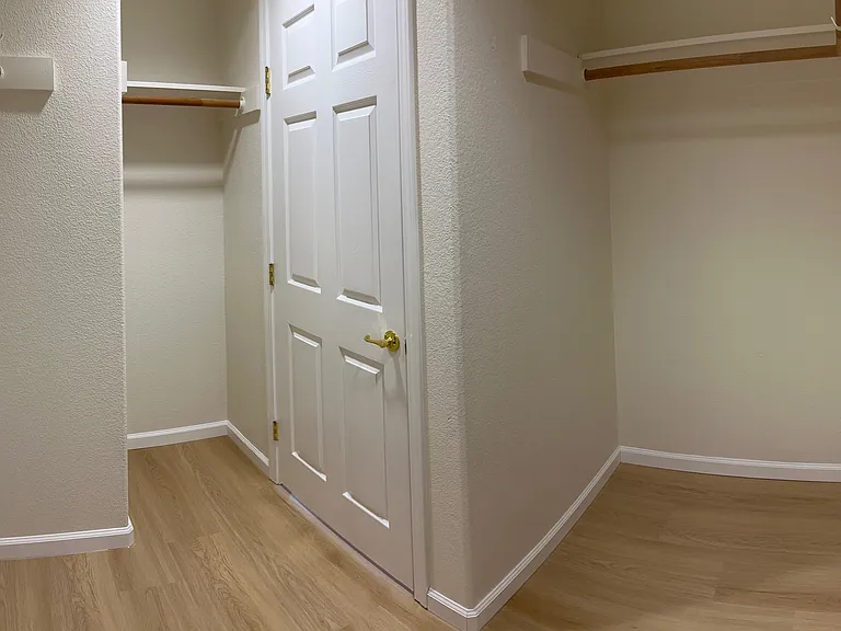 472 Bryan Ave — Photo 33