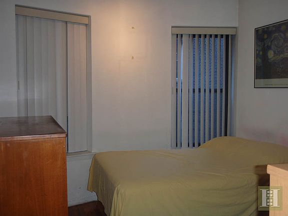 4th image of 158 E 91st St #3A