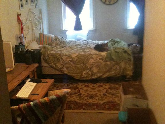 3rd image of 638 Catharine St #1A