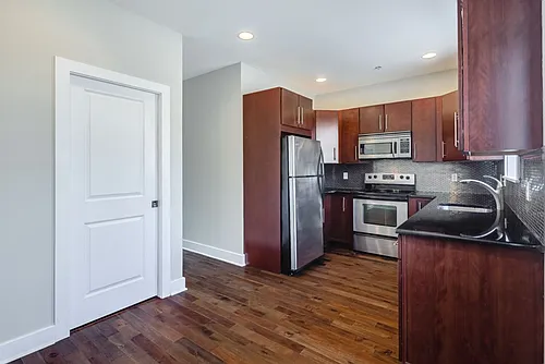 2631 Catharine Street Photo 1
