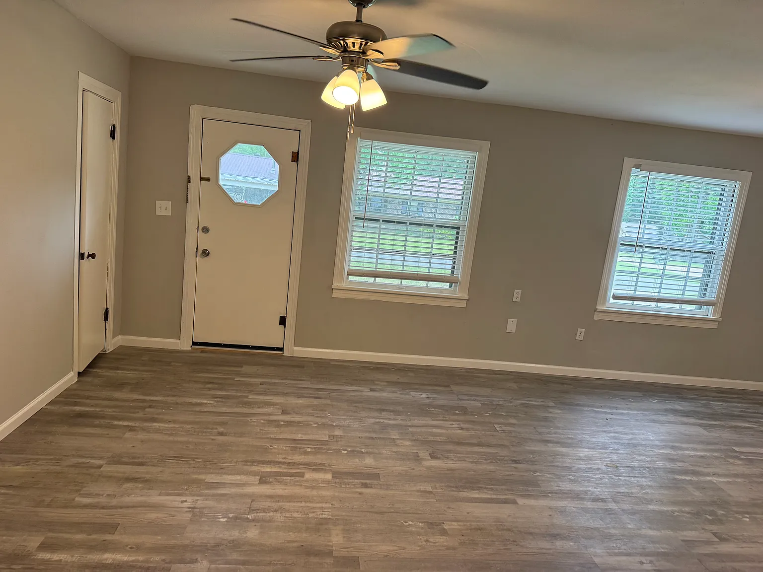512 W University St — Photo 4