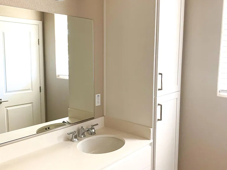 MASTER BATHROOM - STORAGE
