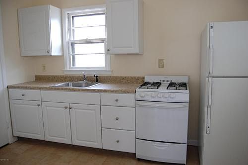 2nd image of 198 Flax Hill Rd APT 12