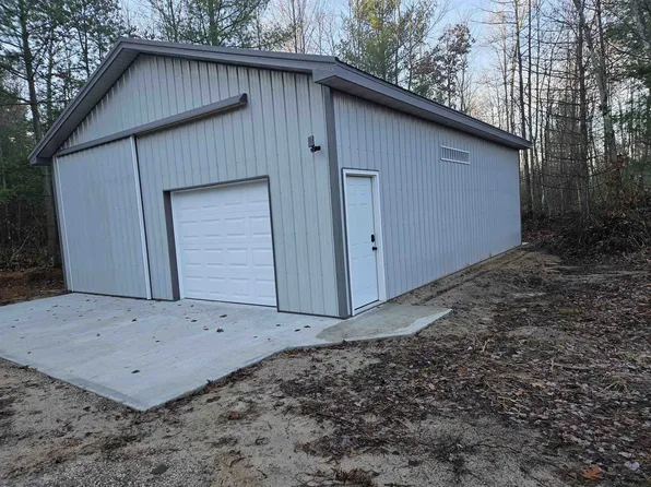 5010 Southwood St, Harrison, MI 48625