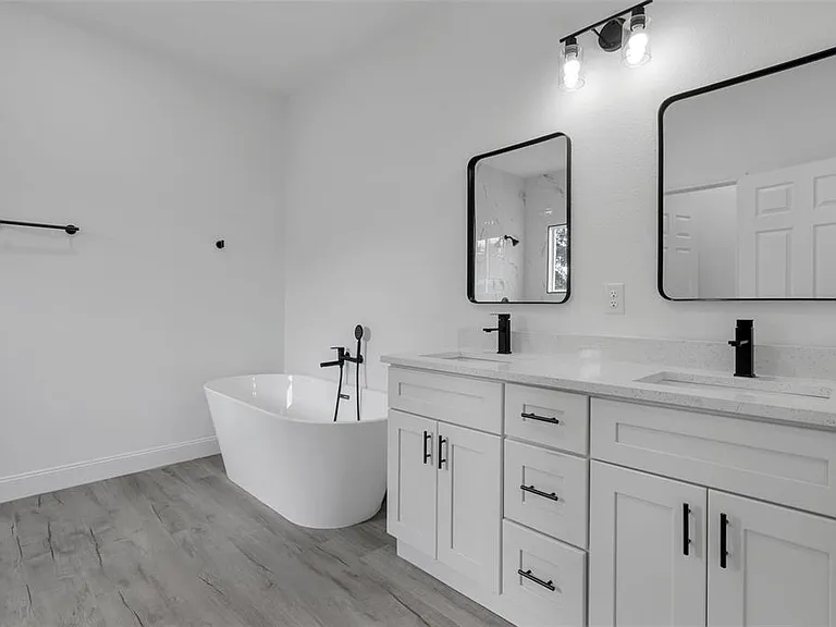 2211 SW 153rd Pl — Photo 17