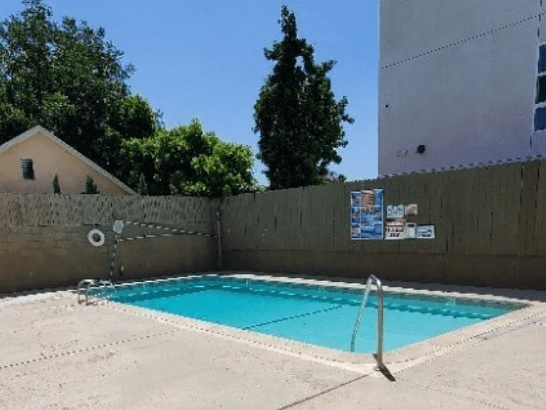 Sepulveda Villas — Photo 3
