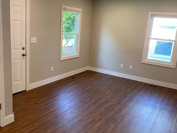 3rd image of 10218 Saint Katherine Ln