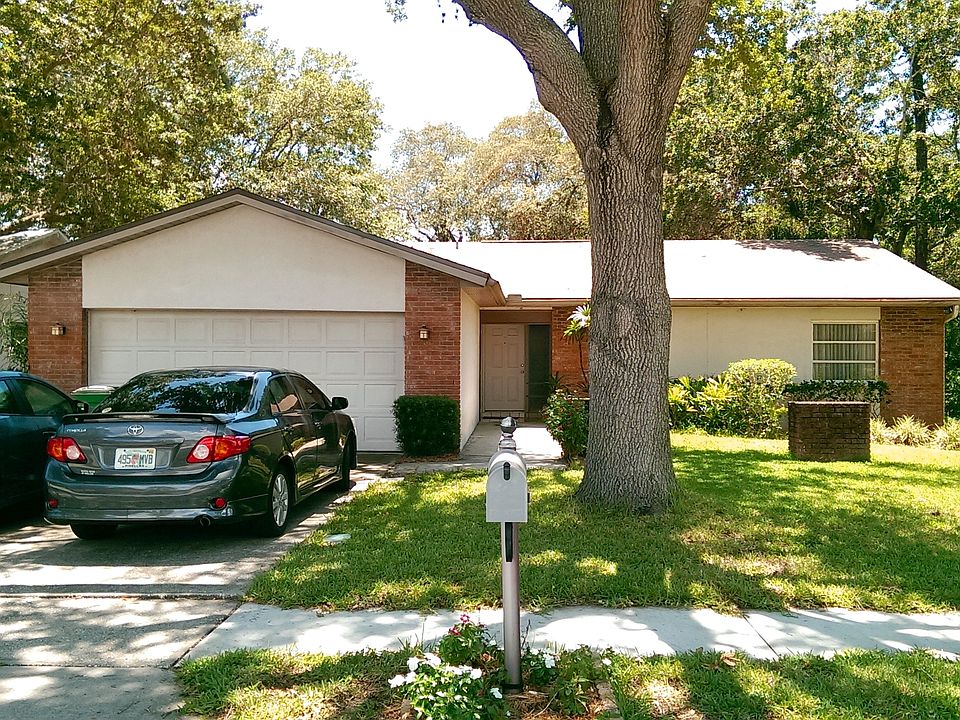 1st image of 5 Harbor Woods Dr