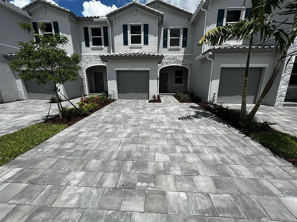 1st image of 2617 SE 11th St #0