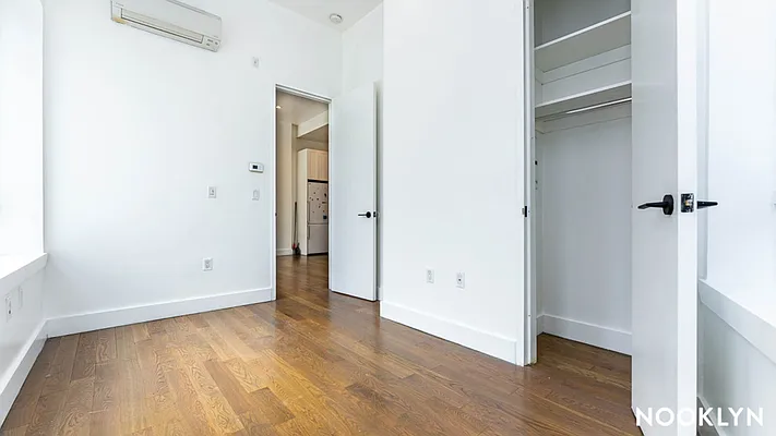 Rented by Nooklyn NYC LLC | media 6