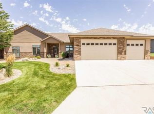 5904 S Nature Run Pl, Sioux Falls, SD 57108