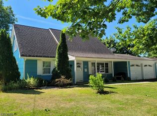 17 Cypress Rd, Somerset, NJ 08873