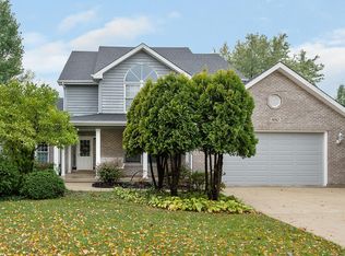 890 Applegate Ave, West Chicago, IL