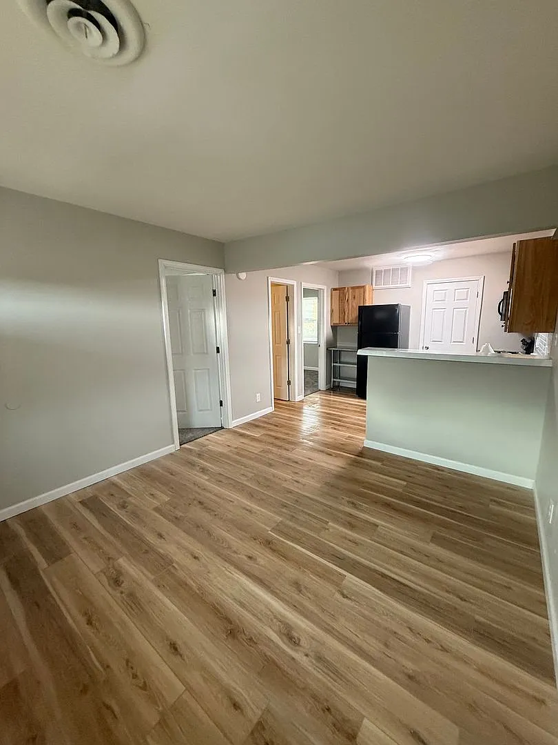 715 Demaret — Photo 2