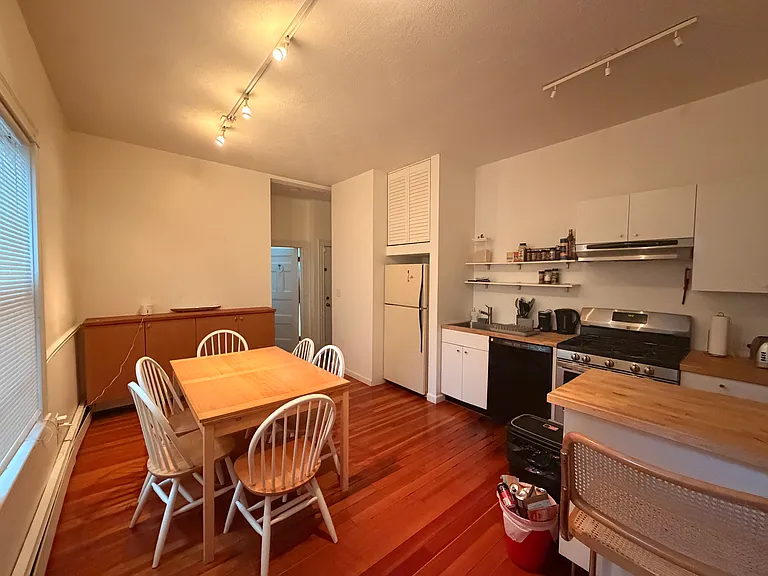 106 Pleasant St #1 — Photo 4