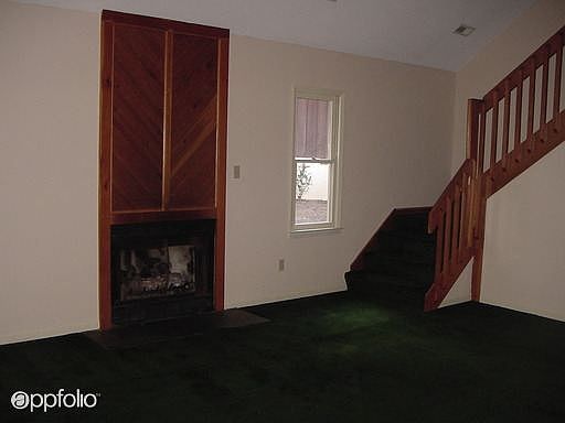 2nd image of 165 Carrisbrooke Ln