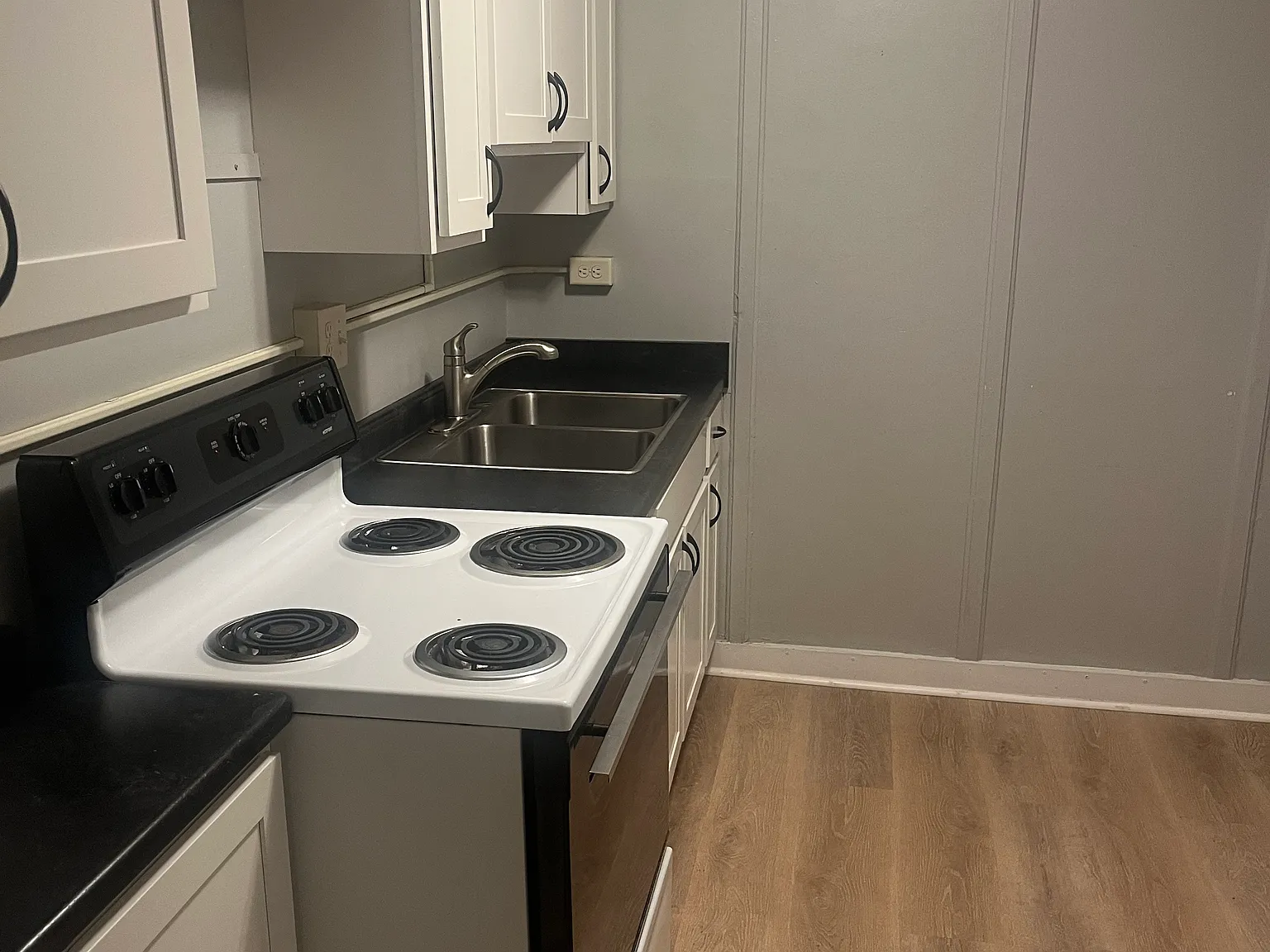 Studio, $1,100 — Photo 2