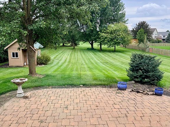 4th image of 2550 Meadowpoint Dr