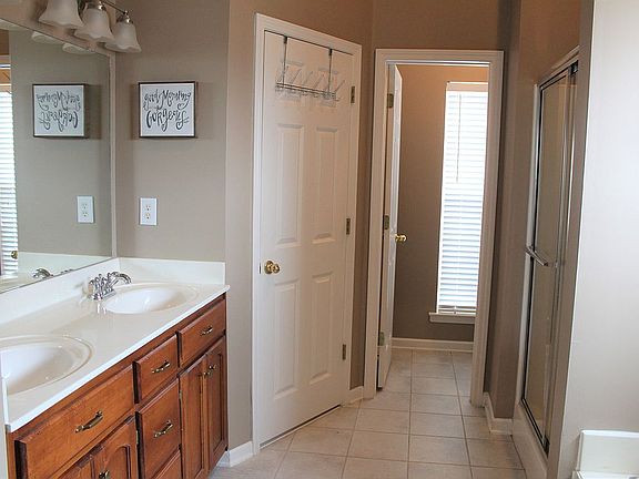 5th image of 5905 Telford Dr