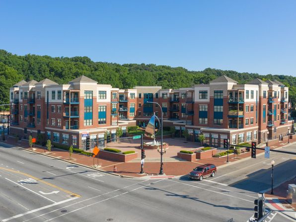 Riverwalk on Main | 1 N Main St, Algonquin, IL