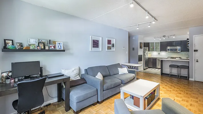 Rented by Garfield Realty  | media 13