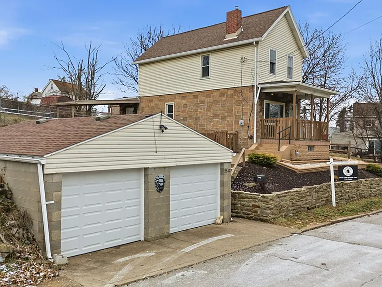 2512 Franklin St — Photo 10