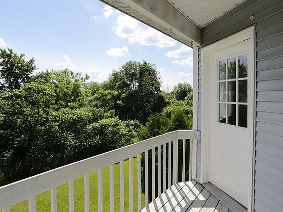 3rd image of 404 Fairfax Row