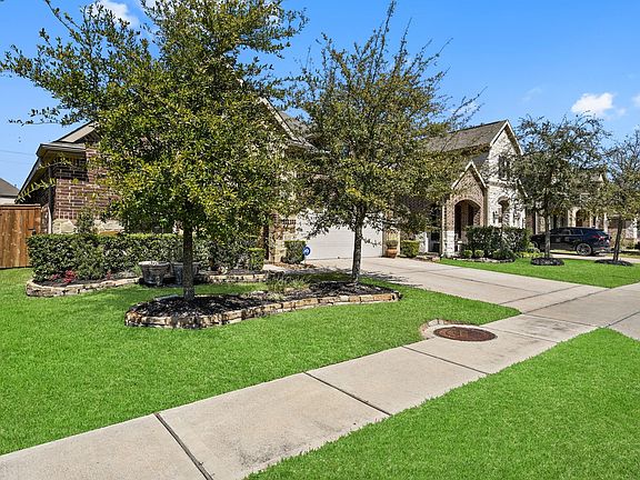 3rd image of 10431 Angeline Springs Ln