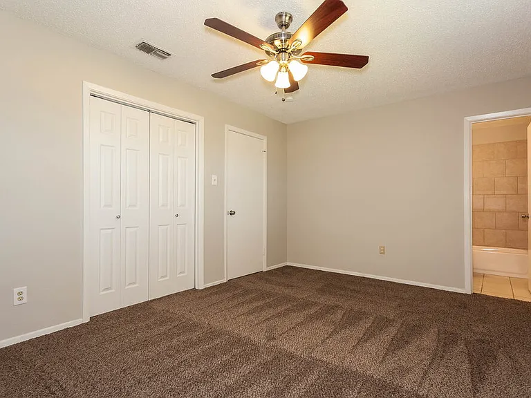 6053 Herschel Dr — Photo 9