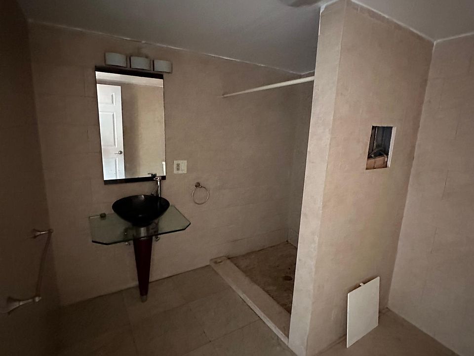 2nd image of 850 Grand Ave #207-A
