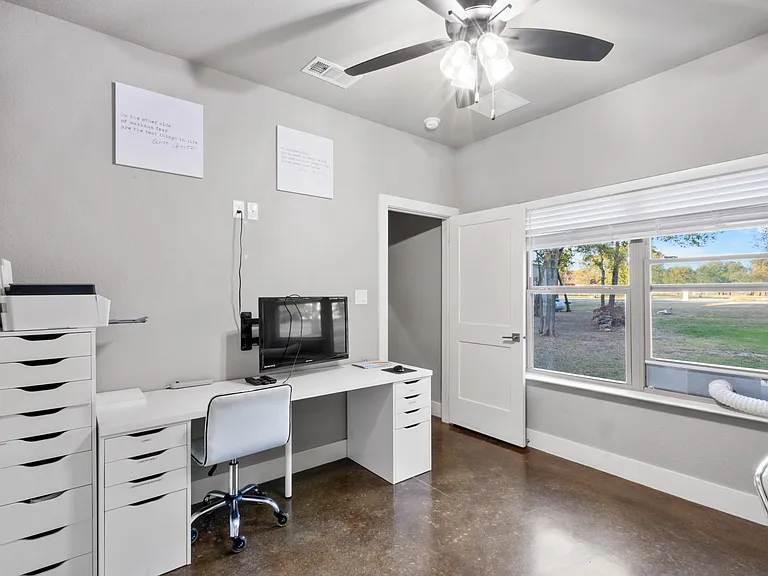 512 Barham Ln — Photo 22