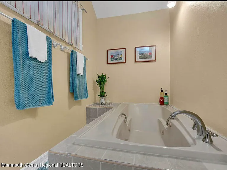 722 Maple Ave — Photo 18