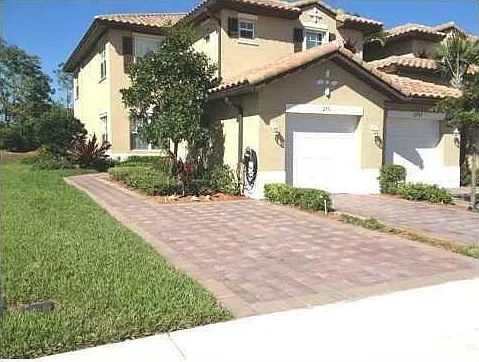 3 bed, 2.0 bath, 1401 sqft, $4,600 — Photo 1