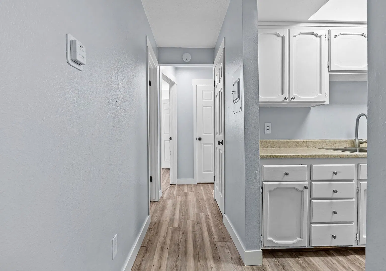 2 bed, 850 sqft, $1,400 — Photo 4