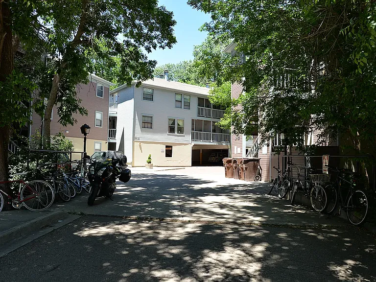 Elder Square — Photo 29