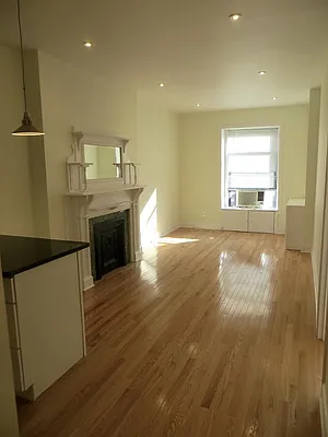 Rented by Performing Assets Corp | media 23