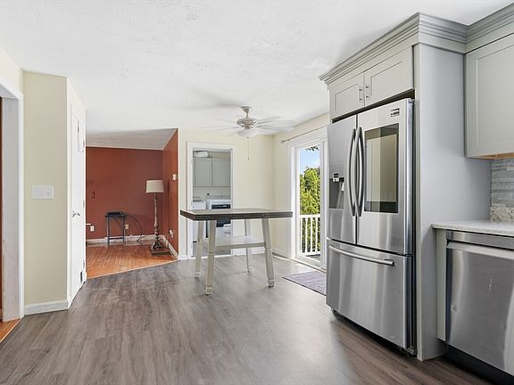 4th image of 7 Sheldon St