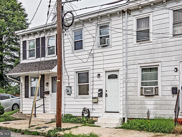 1010 Clayton St — Photo 1