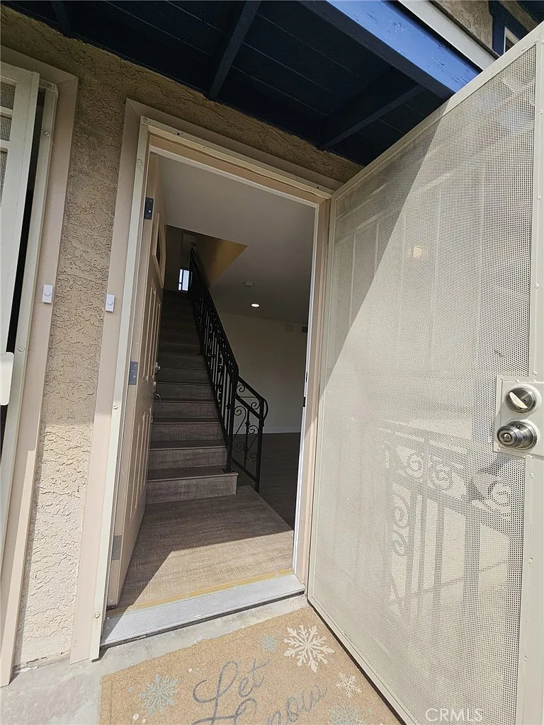 2 bed, 1245 sqft, $3,200 — Photo 2